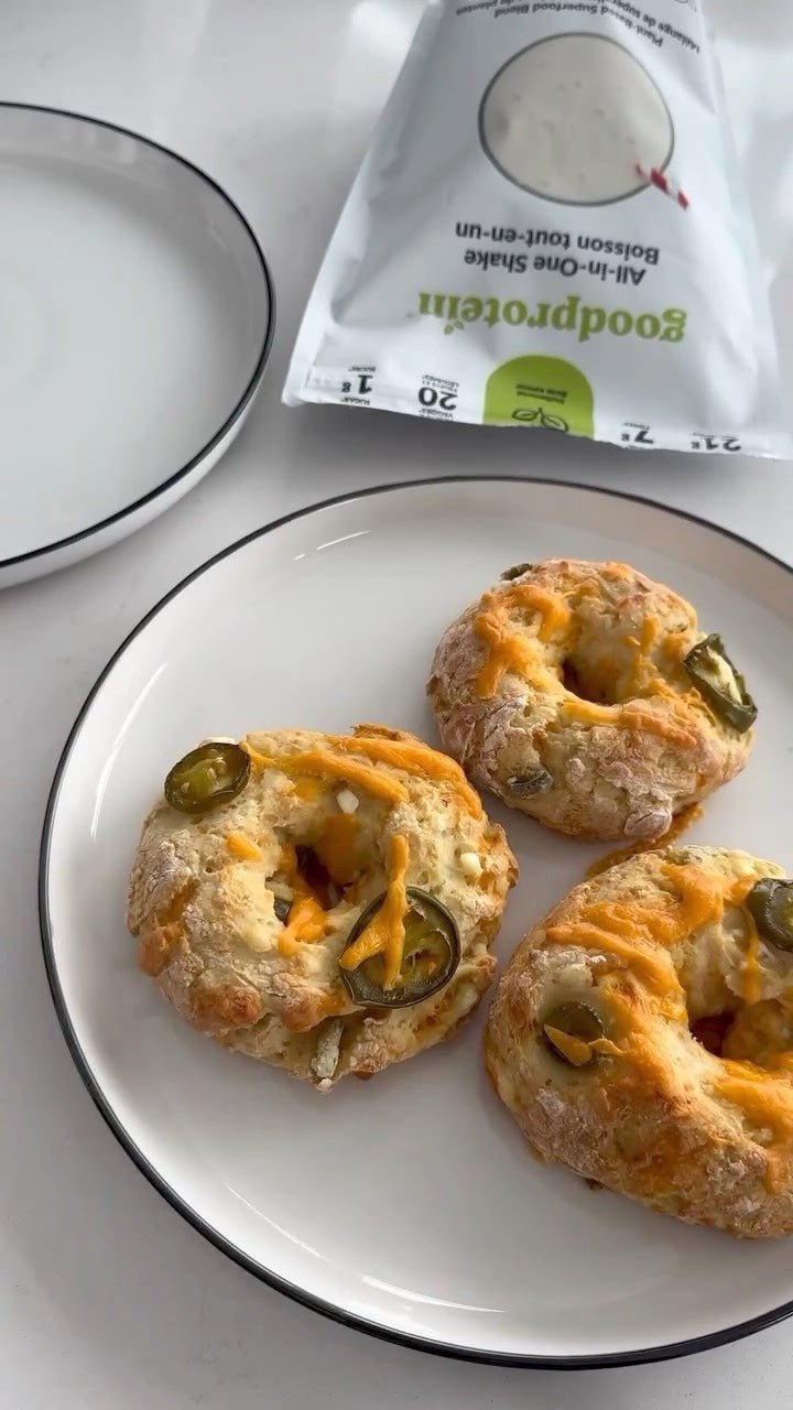 Bagels protéinés au cheddar et au piment jalapeño